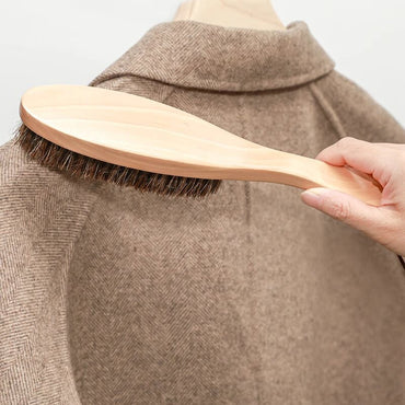 Horsehair Clothes Brush, Beech Wood, for Wool Coats – Men – Beige – brushing a wool coat