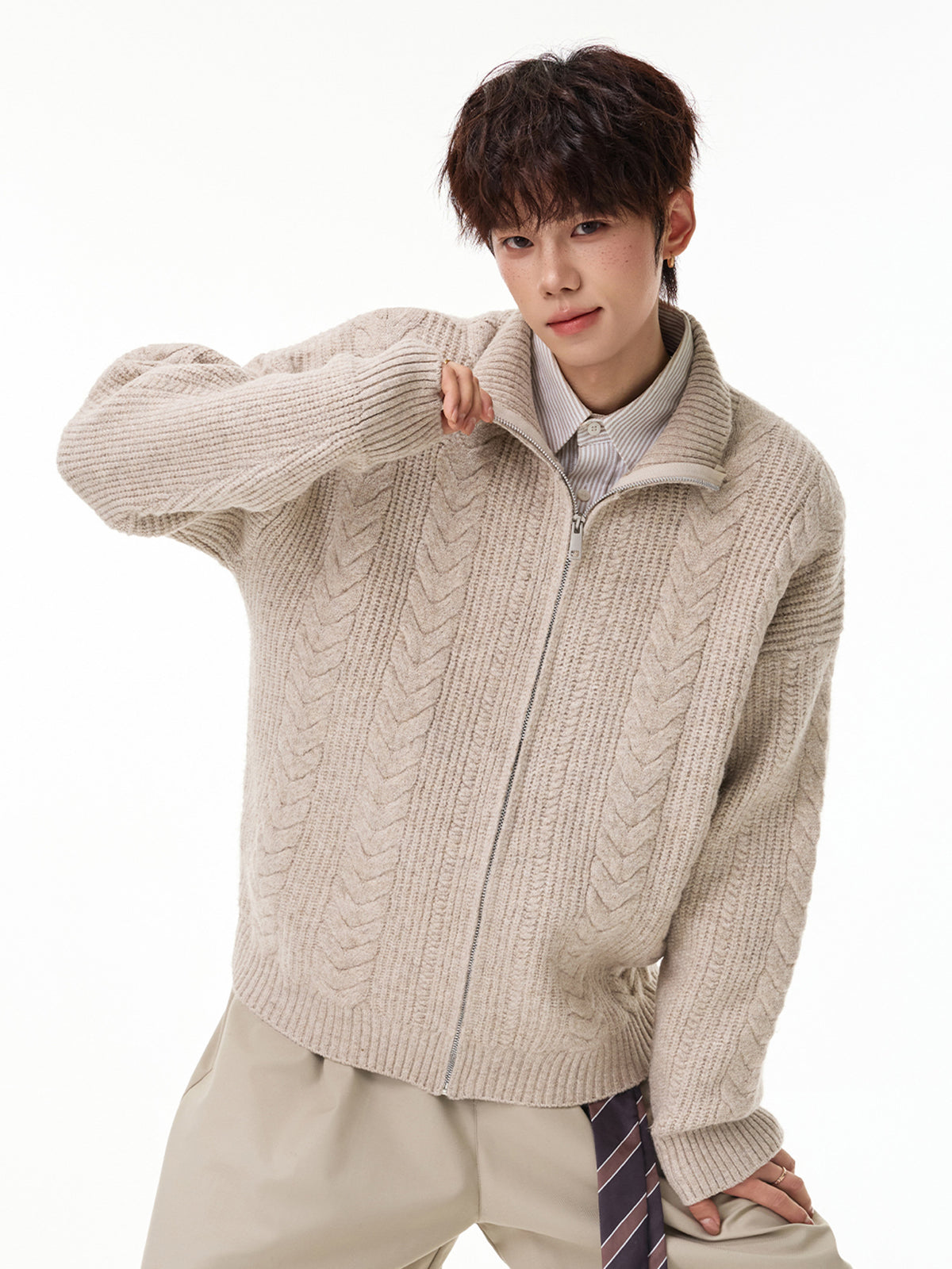 Cable Knit Zip Cardigan, Stand Collar, Relaxed Fit – Men – Beige – worn