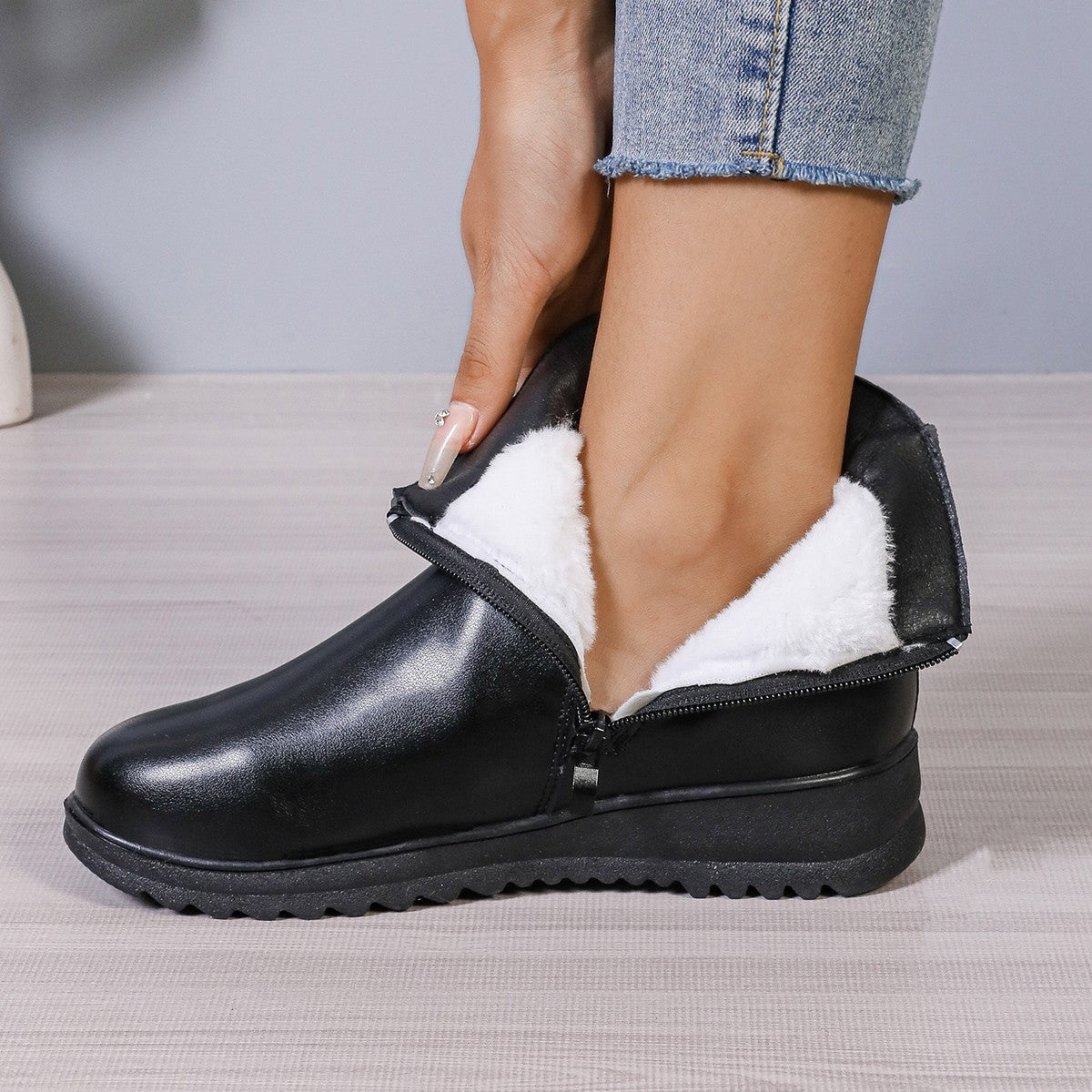 Fleece-Lined Faux-Leather Ankle Boots – Women – Black – fleece lining