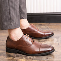 Cap-Toe Oxford Shoes, Leather-Look – Men – Brown – worn