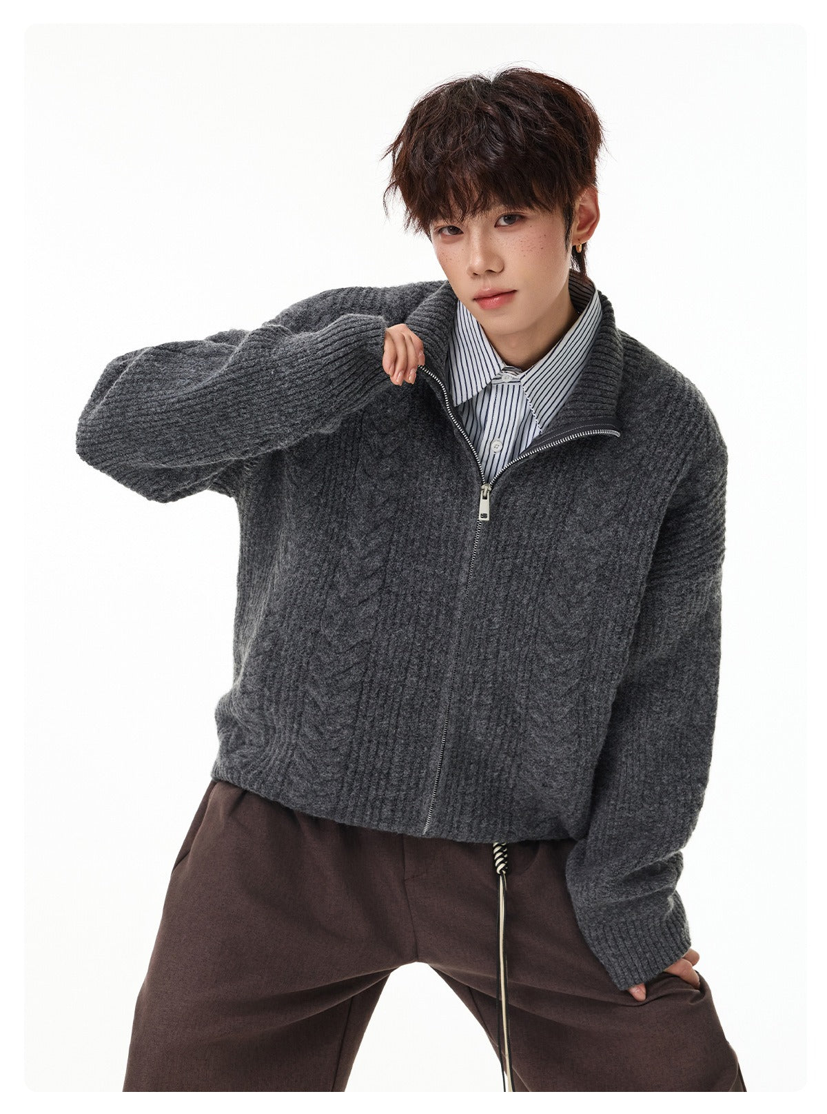 Cable Knit Zip Cardigan, Stand Collar, Relaxed Fit – Men – Charcoal – worn, front