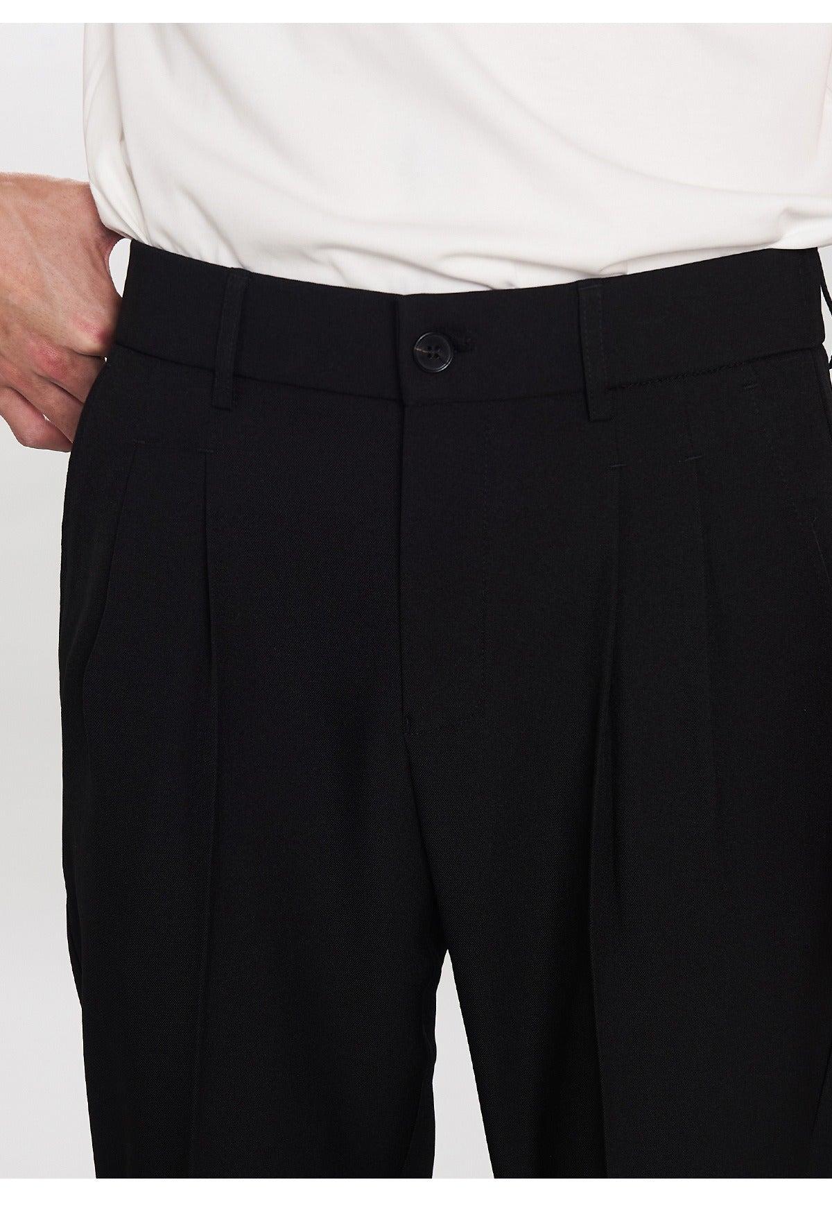 Pleated Tapered Trousers, Stretch, Ankle Length – Men – Black – pleat detail
