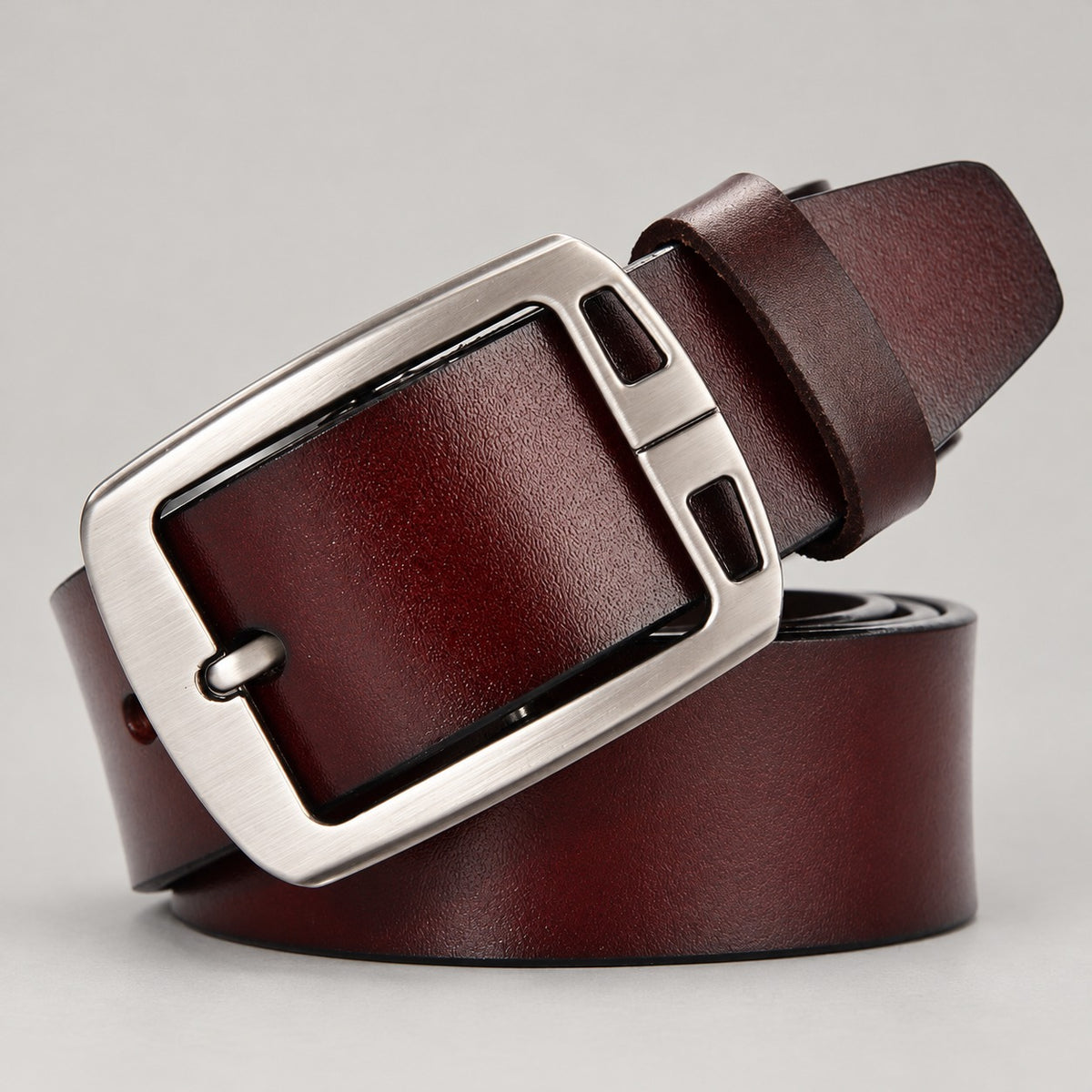 Wide Leather Belt, Brushed Buckle – Men – Brown · Cut-Out Buckle – front