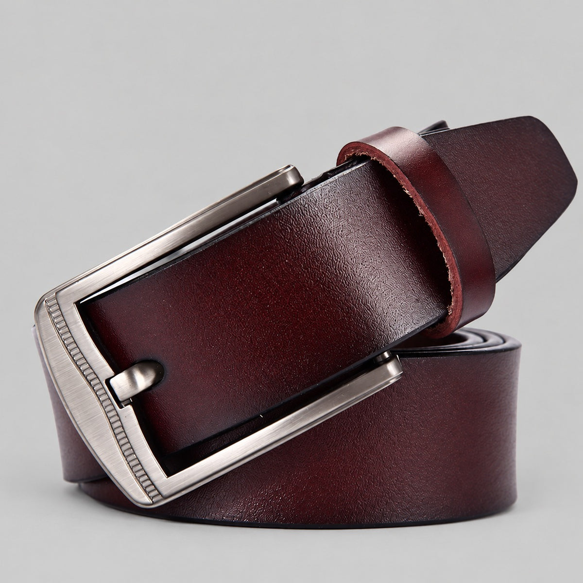 Wide Leather Belt, Brushed Buckle – Men – Brown · Engraved-Edge Buckle – front