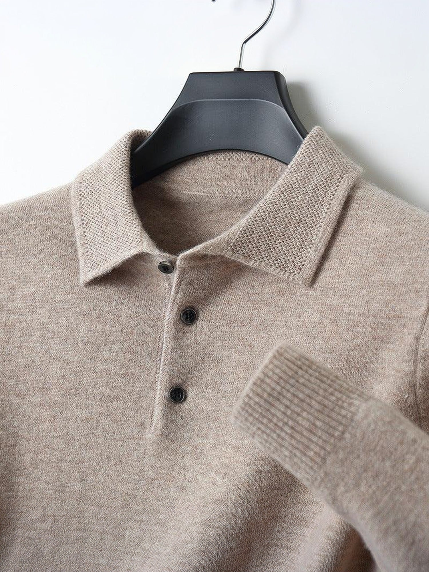 96–99% Wool Knit Polo Sweater, Long Sleeve – Men – Beige – collar